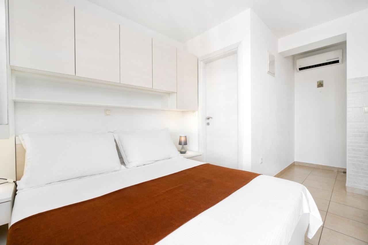 Apartments And Rooms Vuleta, Close To The Beach Makarska Exterior photo