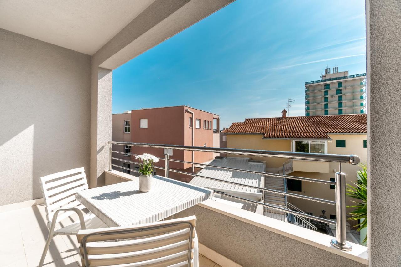 Apartments And Rooms Vuleta, Close To The Beach Makarska Room photo