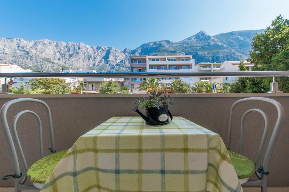 Apartments And Rooms Vuleta, Close To The Beach Makarska Room photo